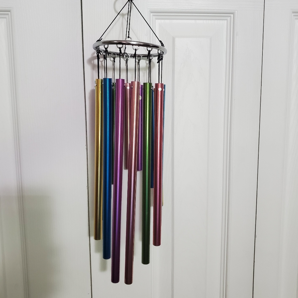 NWOT multicolored wind chimes
